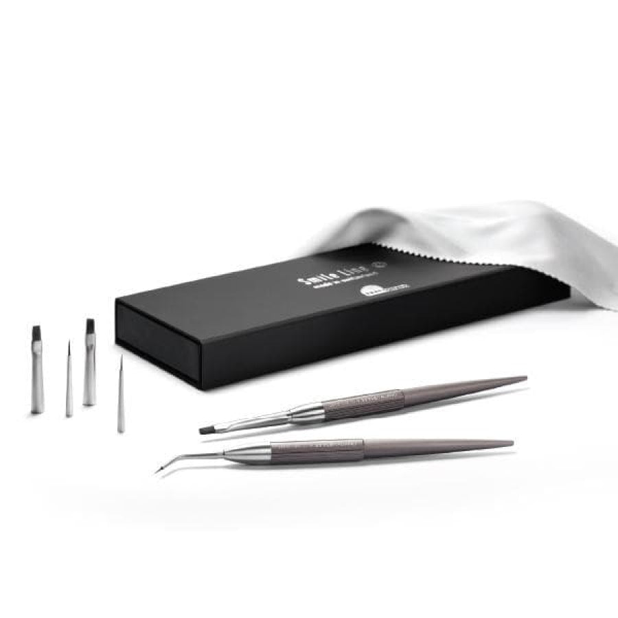 Compo-Brush™ by Smile Line  - Pinceaux de modelage des composites avec manches autoclavables et embouts de pinceau jetables. Poils synthétiques ultra-fins de haute qualité. Set de brosses pour dents antérieures et postérieures
